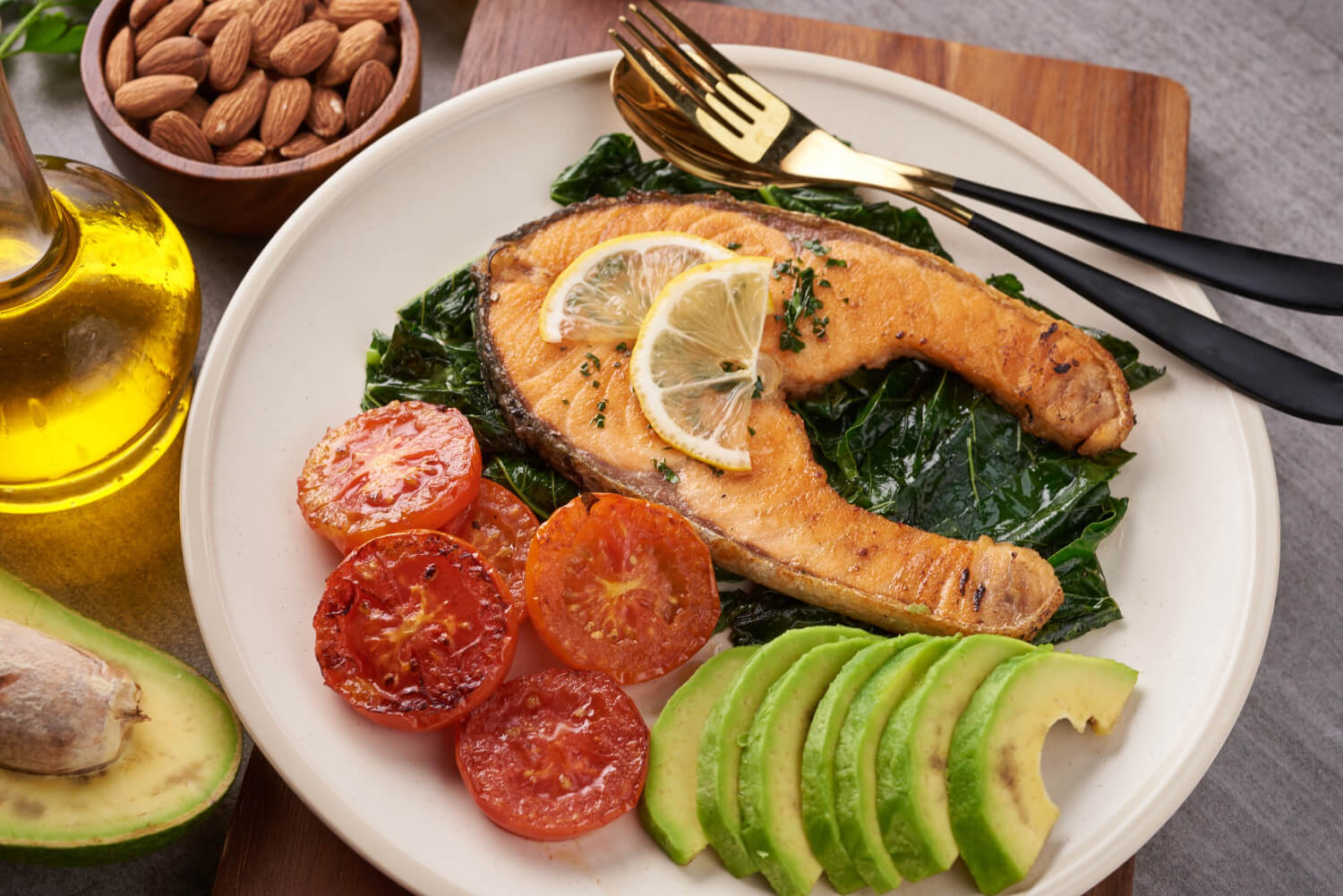 prato saudável com alimentos ricos em omega 3